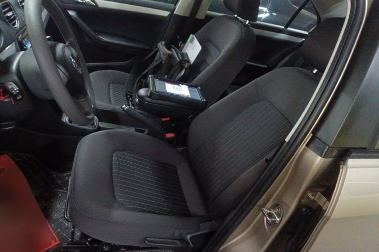 Used Volkswagen Jetta 2015 Zhuihui Edition 1.6L Manual Comfort Model Left Front Seat