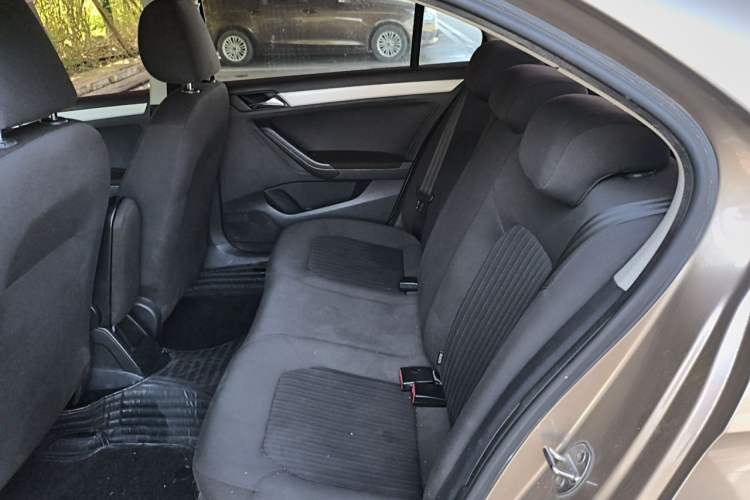 Used Volkswagen Jetta 2015 1.6L Automatic Comfort Model Left Rear Seat