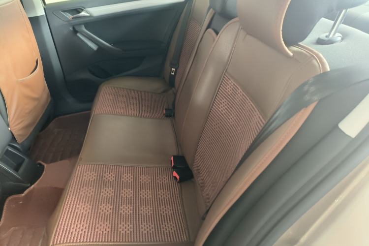 Used Volkswagen Jetta 2015 Value Edition 1.6L Automatic Comfort Version Left Rear Seat