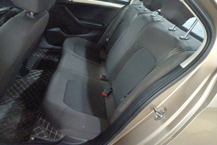 Used Volkswagen Jetta 2015 Zhuihui Edition 1.6L Manual Comfort Model Left Rear Seat