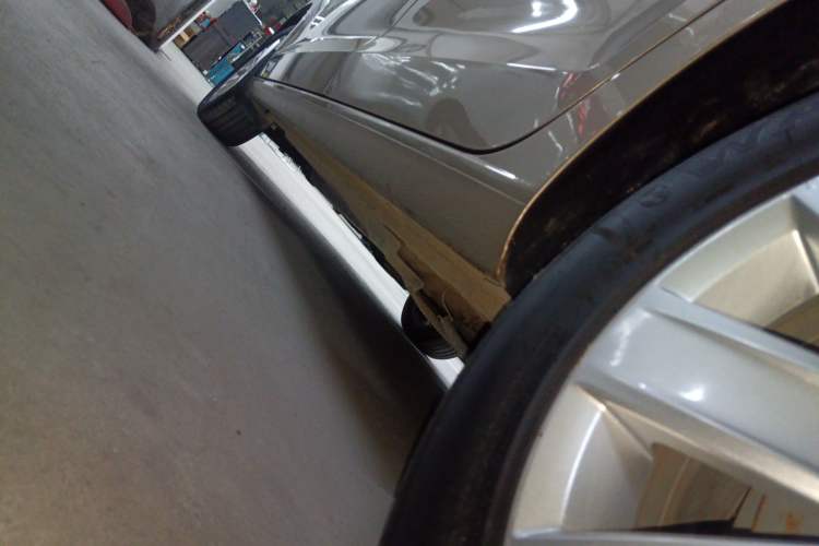 Used Volkswagen Jetta 2015 Zhuihui Edition 1.6L Manual Comfort Model Left Side Sill