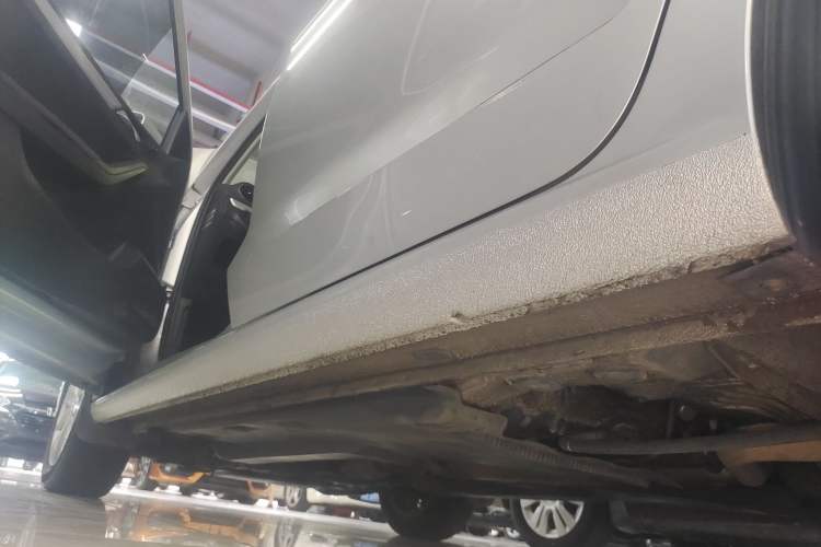 Used Volkswagen Jetta 2015 1.6L Automatic Comfort Model Left Side Sill