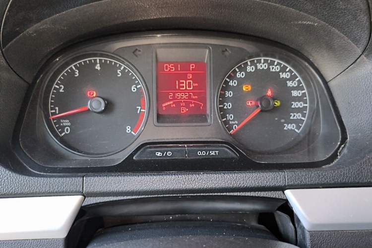 Used Volkswagen Jetta 2015 1.6L Automatic Comfort Model Odometer Close Up