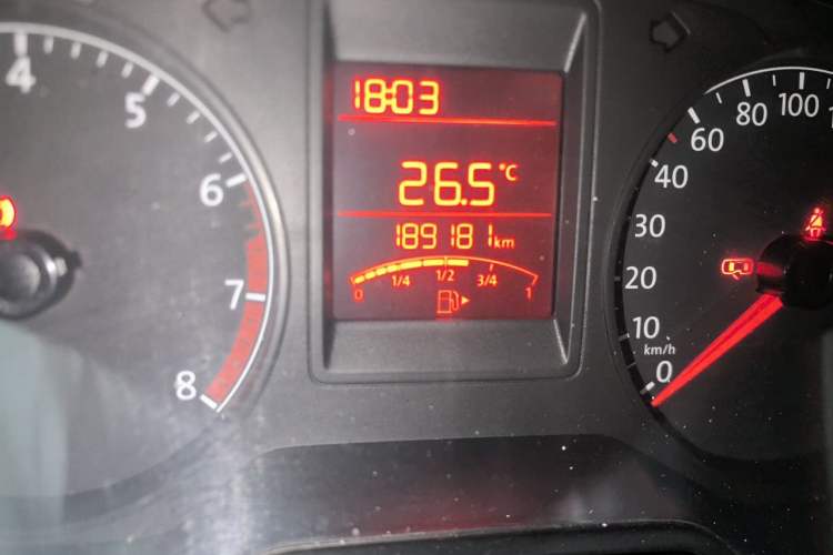 Used Volkswagen Jetta 2015 Zhuihui Edition 1.4L Manual Fashion Model Odometer Close Up