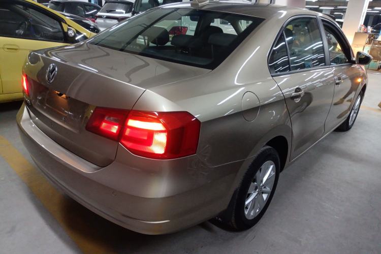 Used Volkswagen Jetta 2015 Zhuihui Edition 1.6L Manual Comfort Model Rear Right 45 Deg