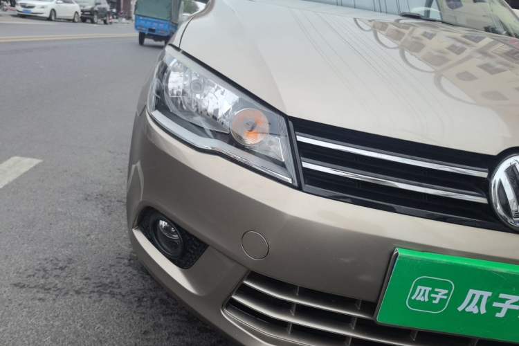 Used Volkswagen Jetta 2015 Zhuihui Edition 1.6L Manual Comfort Model Right Front Headlight