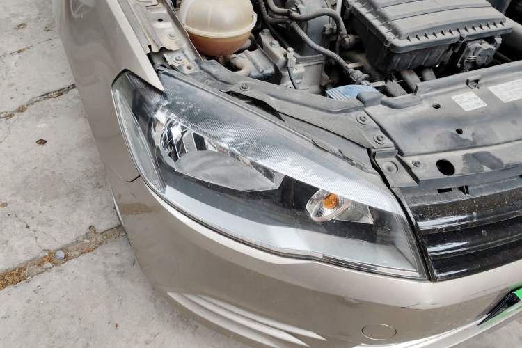 Used Volkswagen Jetta 2015 1.4L Manual Fashion Model Right Front Headlight