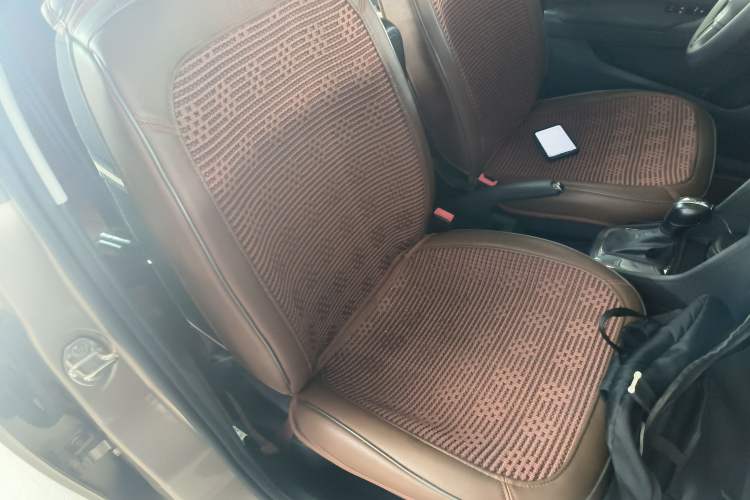 Used Volkswagen Jetta 2015 Value Edition 1.6L Automatic Comfort Version Right Front Seat