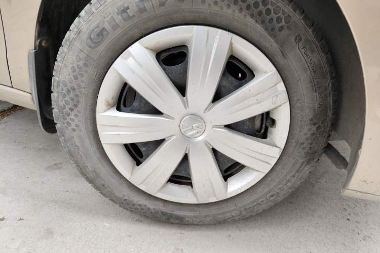 Used Volkswagen Jetta 2015 1.4L Manual Fashion Model Right Front Wheel Hub
