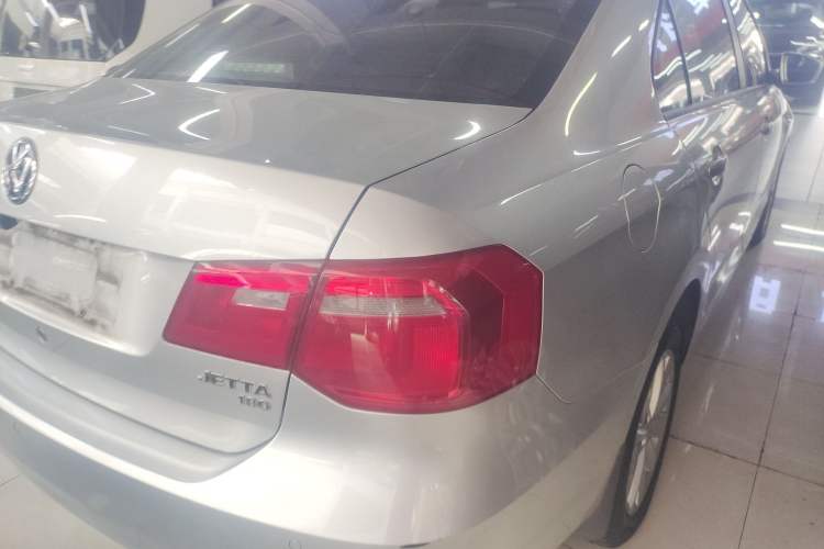 Used Volkswagen Jetta 2015 1.6L Automatic Comfort Model Right Rear Taillight