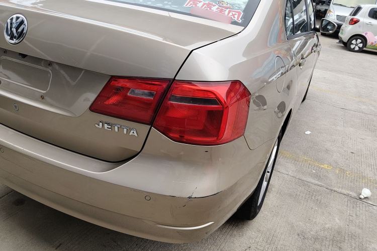 Used Volkswagen Jetta 2015 1.6L Automatic Comfort Model Right Rear Taillight