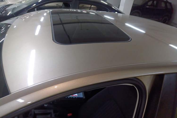 Used Volkswagen Jetta 2015 Zhuihui Edition 1.6L Manual Comfort Model Roof