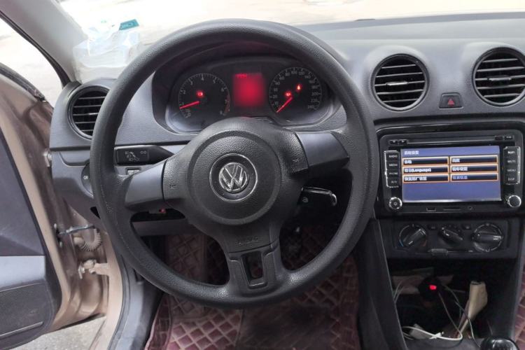 Used Volkswagen Jetta 2015 Value Edition 1.6L Manual Fashionable Style Steering Wheel