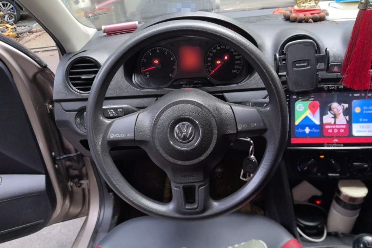 Used Volkswagen Jetta 2015 Zhuihui Edition 1.4L Manual Fashion Model Steering Wheel