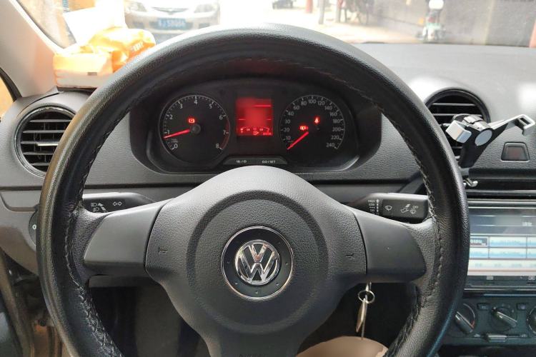 Used Volkswagen Jetta 2015 1.4L Manual Fashion Model Steering Wheel