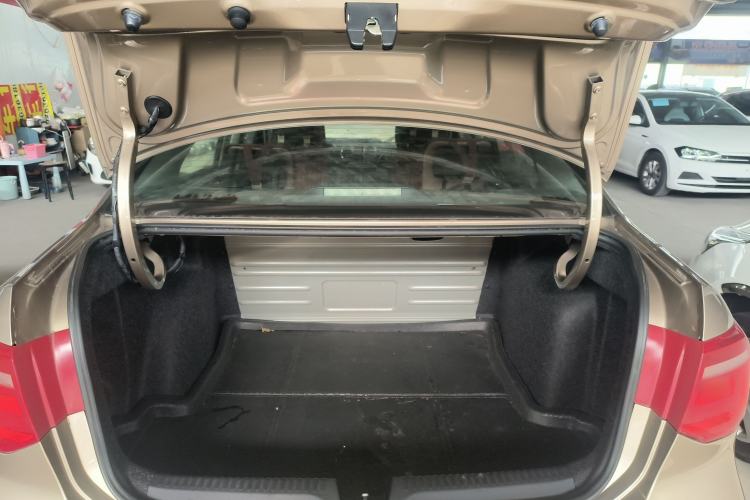 Used Volkswagen Jetta 2015 Value Edition 1.6L Automatic Comfort Version Trunk