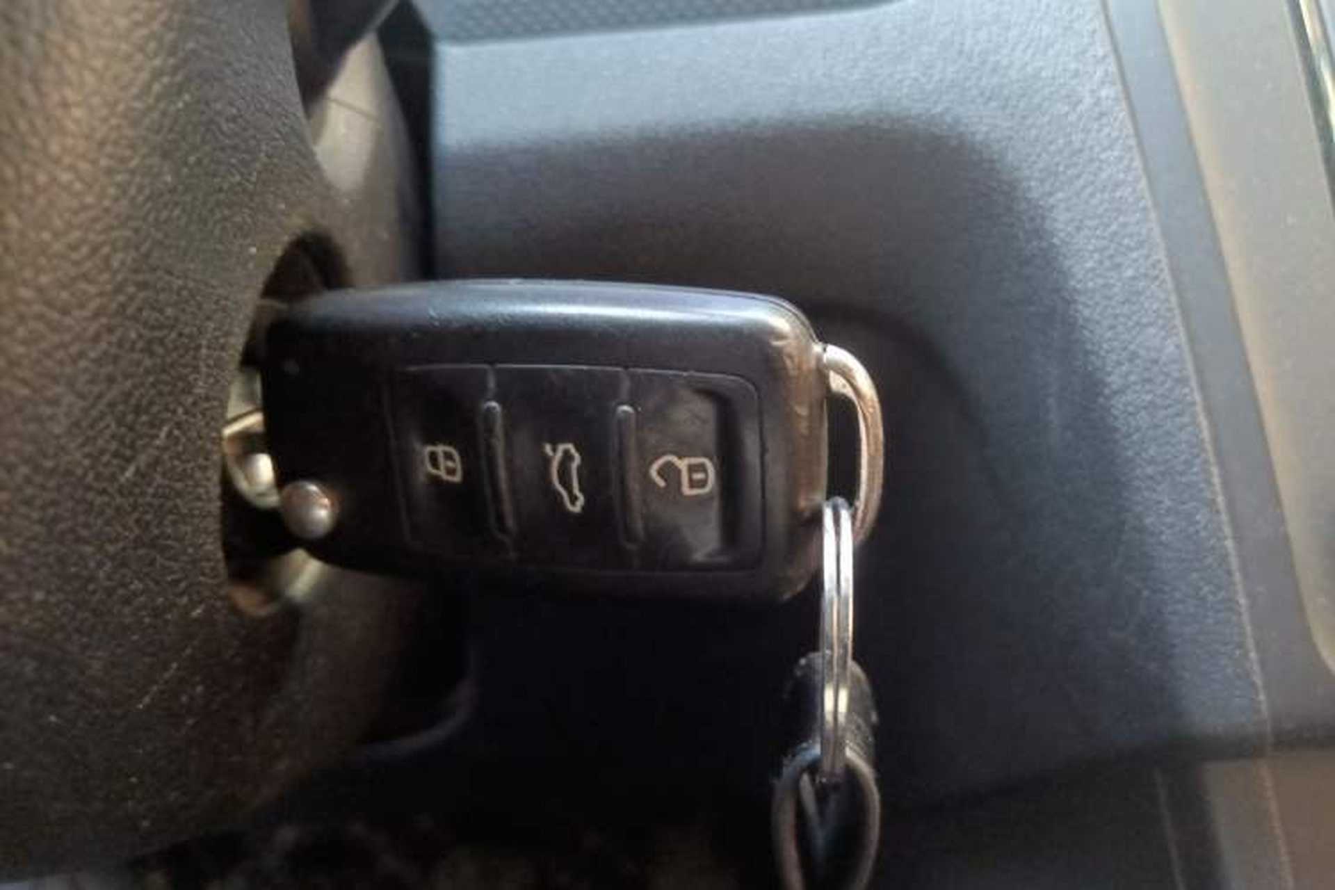 Used Volkswagen Jetta 2015 Value Edition 1.6L Manual Fashionable Style Vehicle Key