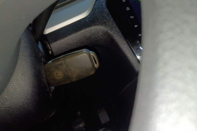 Used Volkswagen Jetta 2015 Zhuihui Edition 1.6L Manual Comfort Model Vehicle Key