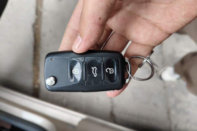 Used Volkswagen Jetta 2015 1.4L Manual Fashion Model Vehicle Key
