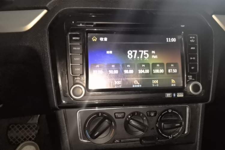 Used Volkswagen Jetta 2015 1.6L Automatic Comfort Model Audio And AC Panel