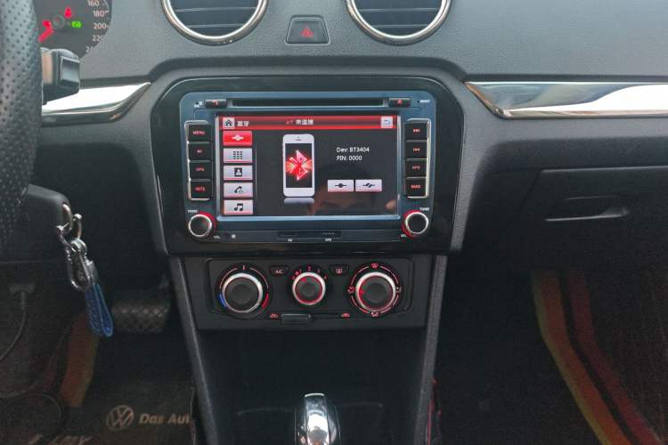 Used Volkswagen Jetta 2015 1.6L Automatic Fashion Model Audio And AC Panel