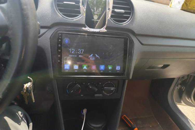 Used Volkswagen Jetta 2015 Zhuihui Edition 1.4L Manual Fashion Model Audio And AC Panel