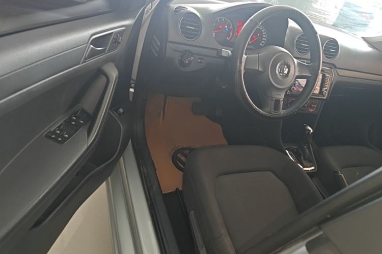 Used Volkswagen Jetta 2015 1.6L Automatic Fashion Model Driver Seat