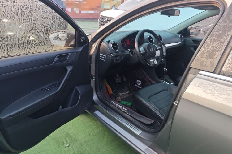 Used Volkswagen Jetta 2015 1.6L Automatic Fashion Model Driver Seat
