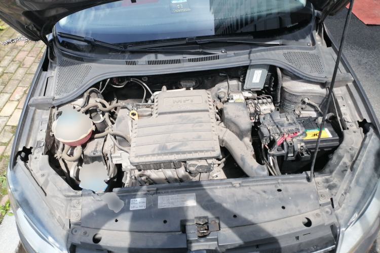 Used Volkswagen Jetta 2015 Zhuihui Edition 1.6L Manual Comfort Model Engine Bay