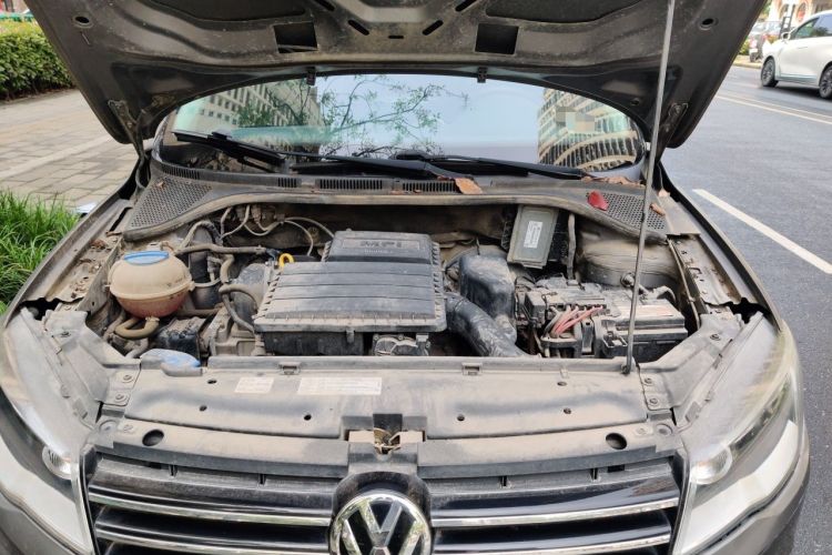 Used Volkswagen Jetta 2015 Zhihui Edition 1.4L Manual Comfort Model Engine Bay
