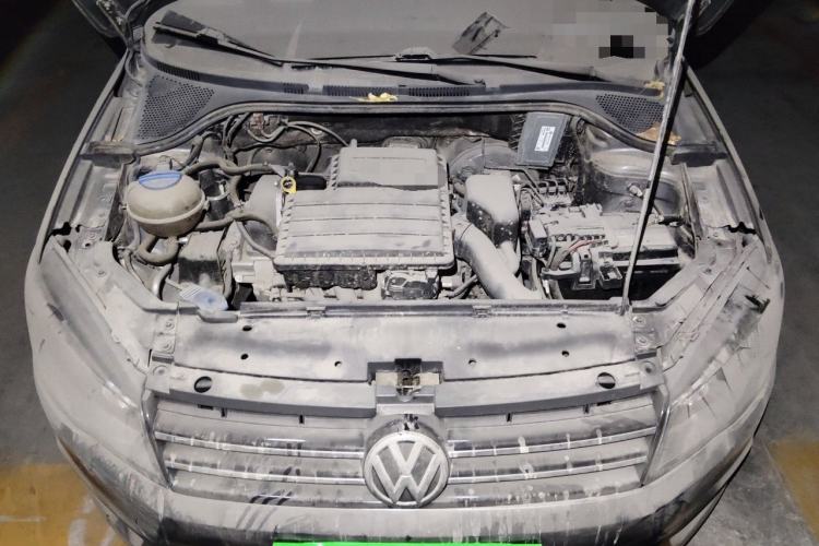 Used Volkswagen Jetta 2015 Zhuihui Edition 1.6L Manual Comfort Model Engine Bay