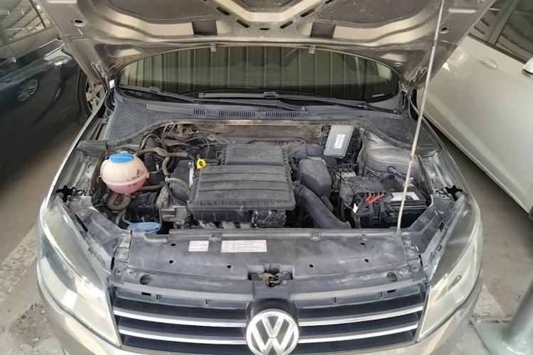 Used Volkswagen Jetta 2015 1.6L Manual Comfort Model Engine Bay