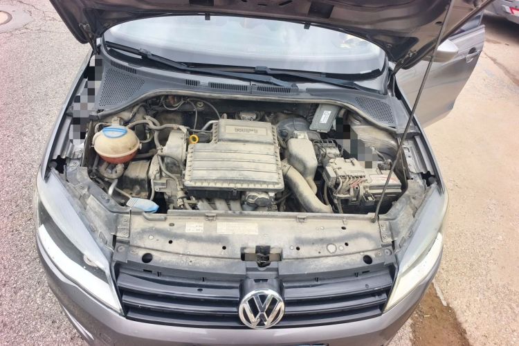 Used Volkswagen Jetta 2015 Zhuihui Edition 1.4L Manual Fashion Model Engine Bay