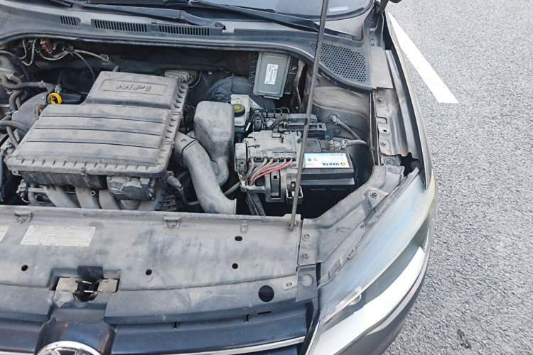 Used Volkswagen Jetta 2015 1.6L Automatic Comfort Model Engine Bay Left
