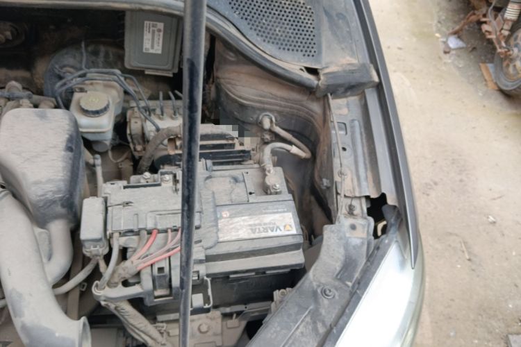 Used Volkswagen Jetta 2015 1.6L Automatic Luxury Model Engine Bay Left