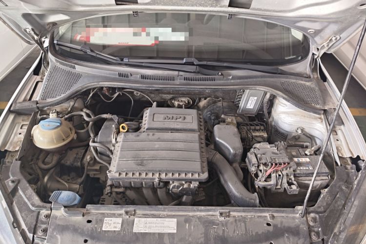 Used Volkswagen Jetta 2015 Zhihui Edition 1.4L Manual Comfort Model Engine Bay