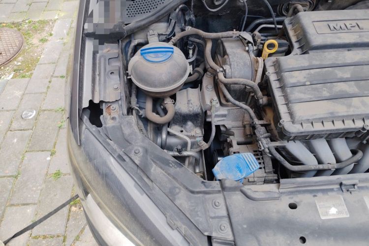 Used Volkswagen Jetta 2015 1.6L Manual Comfort Model Engine Bay Right