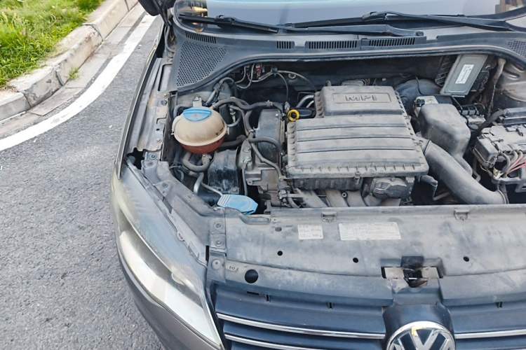 Used Volkswagen Jetta 2015 1.6L Automatic Comfort Model Engine Bay Right