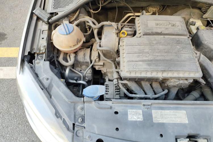 Used Volkswagen Jetta 2015 1.6L Automatic Comfort Model Engine Bay Right