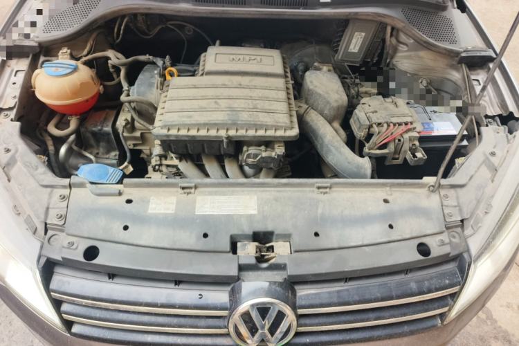 Used Volkswagen Jetta 2015 Zhuihui Edition 1.6L Manual Comfort Model Engine Bay