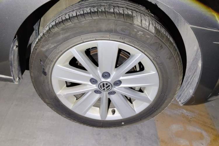 Used Volkswagen Jetta 2015 Zhuihui Edition 1.6L Manual Comfort Model Exterior 1