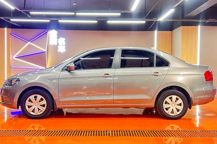 Used Volkswagen Jetta 2015 Zhuihui Edition 1.4L Manual Fashion Model Exterior 1