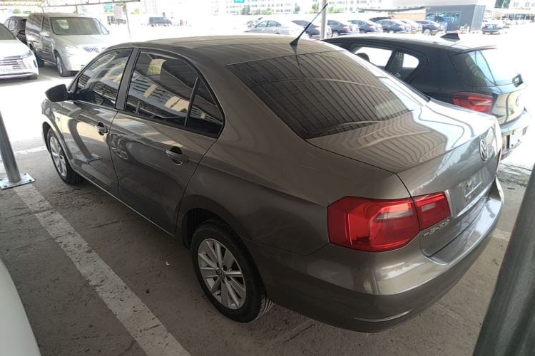 Used Volkswagen Jetta 2015 1.6L Manual Comfort Model Exterior 2