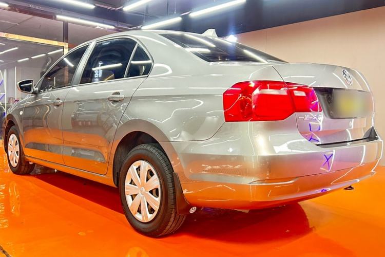 Used Volkswagen Jetta 2015 Zhuihui Edition 1.4L Manual Fashion Model Exterior 2