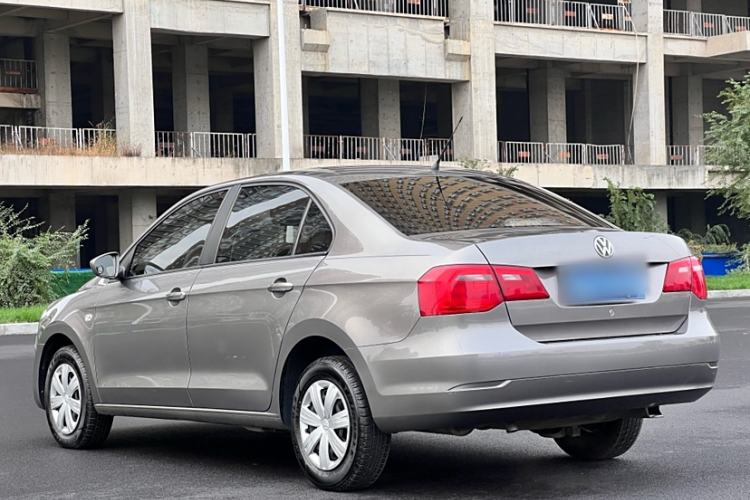 Used Volkswagen Jetta 2015 Value Edition 1.6L Manual Fashionable Style Exterior 3