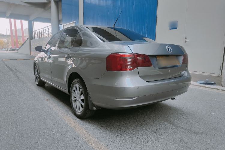Used Volkswagen Jetta 2015 1.6L Automatic Comfort Model Exterior 3