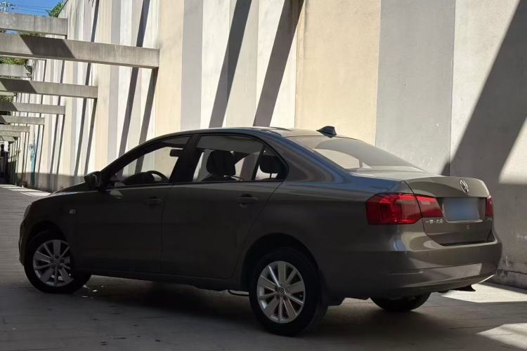 Used Volkswagen Jetta 2015 1.6L Automatic Comfort Model Exterior 3