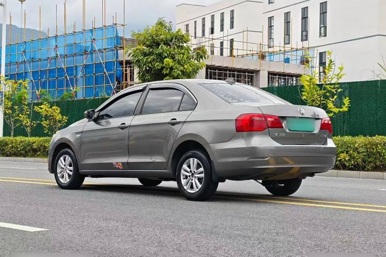 Used Volkswagen Jetta 2015 1.4L Manual Fashion Model Exterior 4