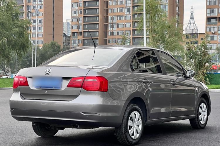 Used Volkswagen Jetta 2015 Value Edition 1.6L Manual Fashionable Style Exterior 5