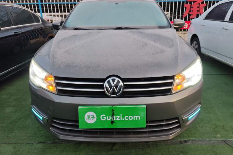 Used Volkswagen Jetta 2015 1.6L Automatic Fashion Model Front